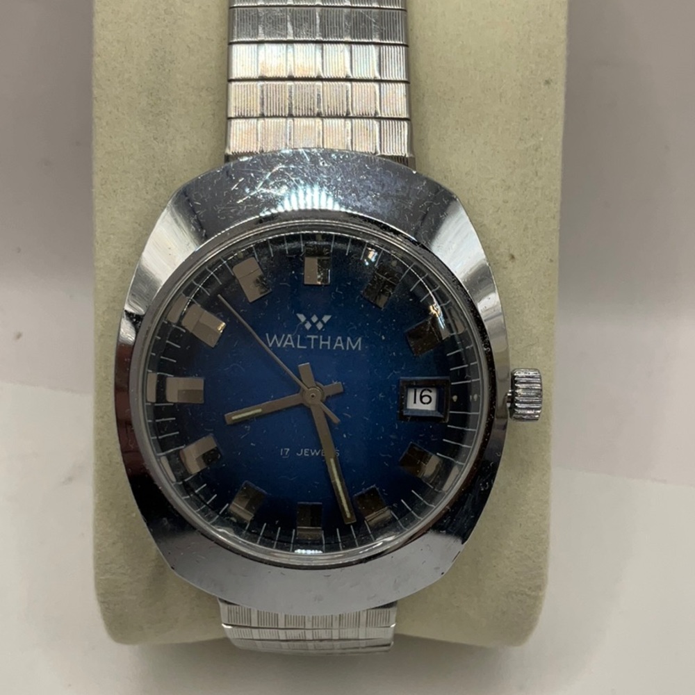 Vintage Waltham "UFO case" mens Mechanical, Navy Blue Dial Date Just RUNS